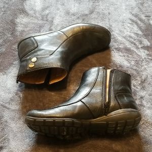 Easy Spirit biker chick booties